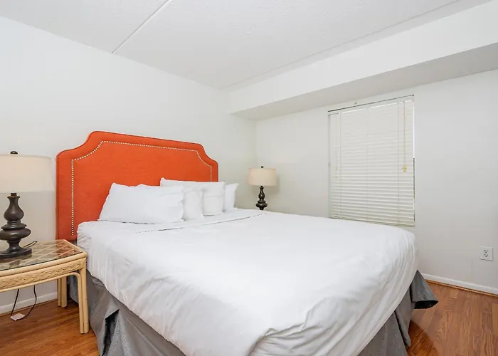Apartment Island Winds East 706 *