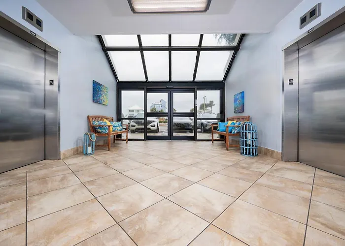 Island Winds East 706 Apartment *