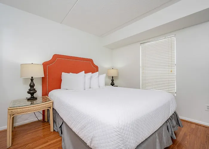 Island Winds East 706 Apartment