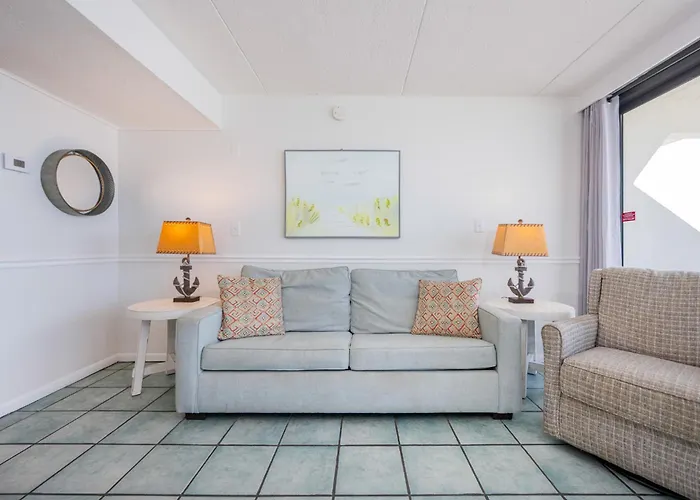 Island Winds East 706 Apartment